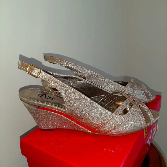 Gorgeous sparkly shoes - Picture 4 of 7